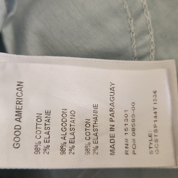 Good American Straight Leg Jeans in Medium Blue Denim
